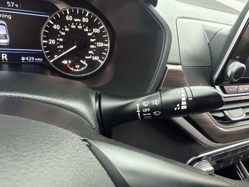 Used 2023 Nissan Altima 2.5 SV image 32