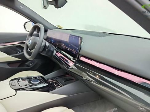 Used 2025 BMW i5 xDrive40 w/ Premium Package AWD/4WD image 20