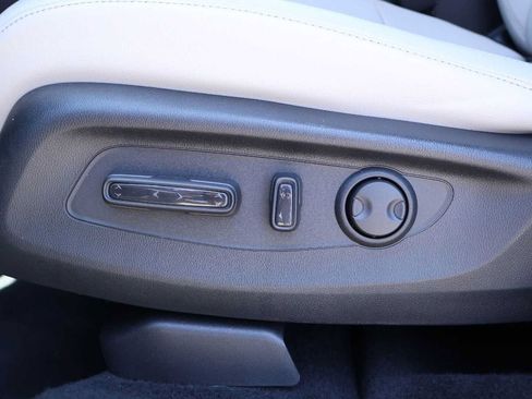 Used 2025 Honda CR-V EX-L image 24