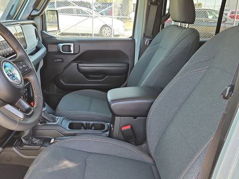 Used 2024 Jeep Wrangler Willys image 15