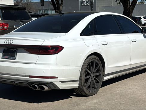 Used 2022 Audi S8 image 7