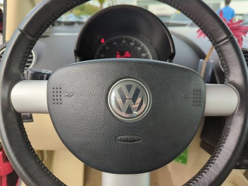 Used 2008 Volkswagen Beetle SE image 38
