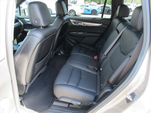 Used 2022 Cadillac XT6 Luxury FWD image 31