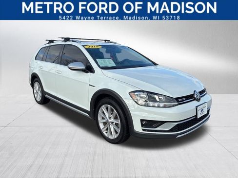 Used 2019 Volkswagen Golf Alltrack SE image 2