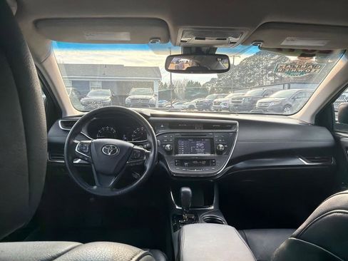 Used 2017 Toyota Avalon XLE image 11