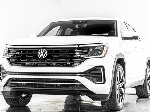 Used 2024 Volkswagen Atlas Cross Sport SEL Premium R-Line AWD/4WD image 5
