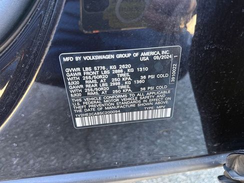 Used 2025 Volkswagen Atlas Cross Sport SE image 24