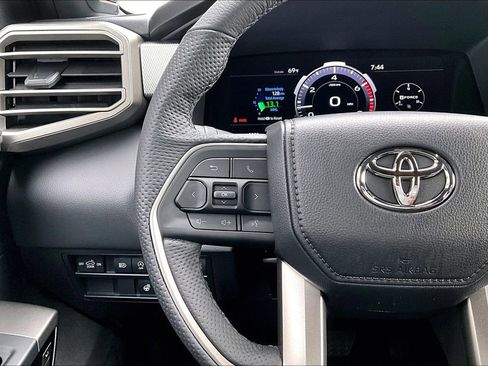 Used 2026 Toyota Tundra Limited AWD/4WD image 13