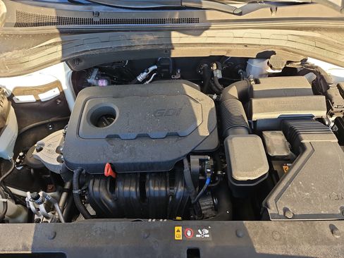 Used 2020 Hyundai Santa Fe SE image 29