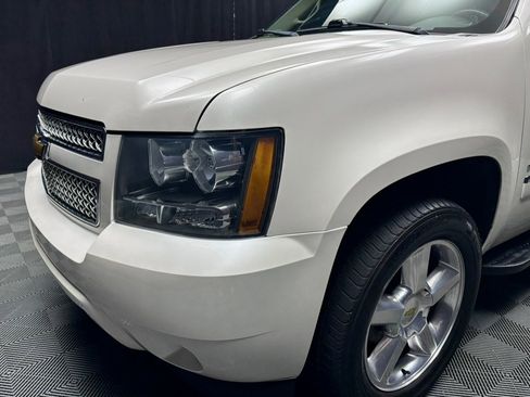 Used 2013 Chevrolet Avalanche LTZ AWD/4WD image 10