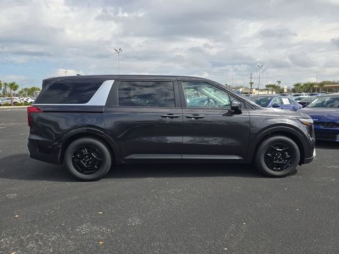 New 2026 Kia Carnival image 9