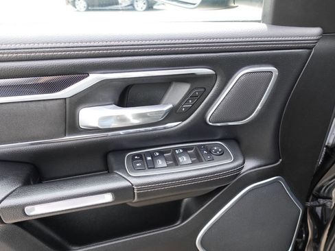 Used 2022 RAM 1500 Laramie AWD/4WD image 19