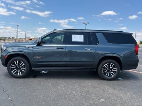 Used 2021 GMC Yukon XL AT4 w/ AT4 Premium Package AWD/4WD image 3