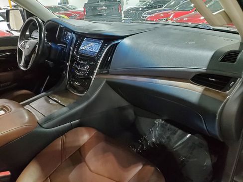 Used 2017 Cadillac Escalade ESV Premium Luxury RWD image 14