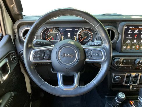 Used 2021 Jeep Wrangler Unlimited Sahara AWD/4WD image 17