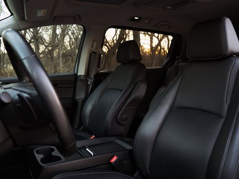 Used 2023 Honda Odyssey Touring image 17