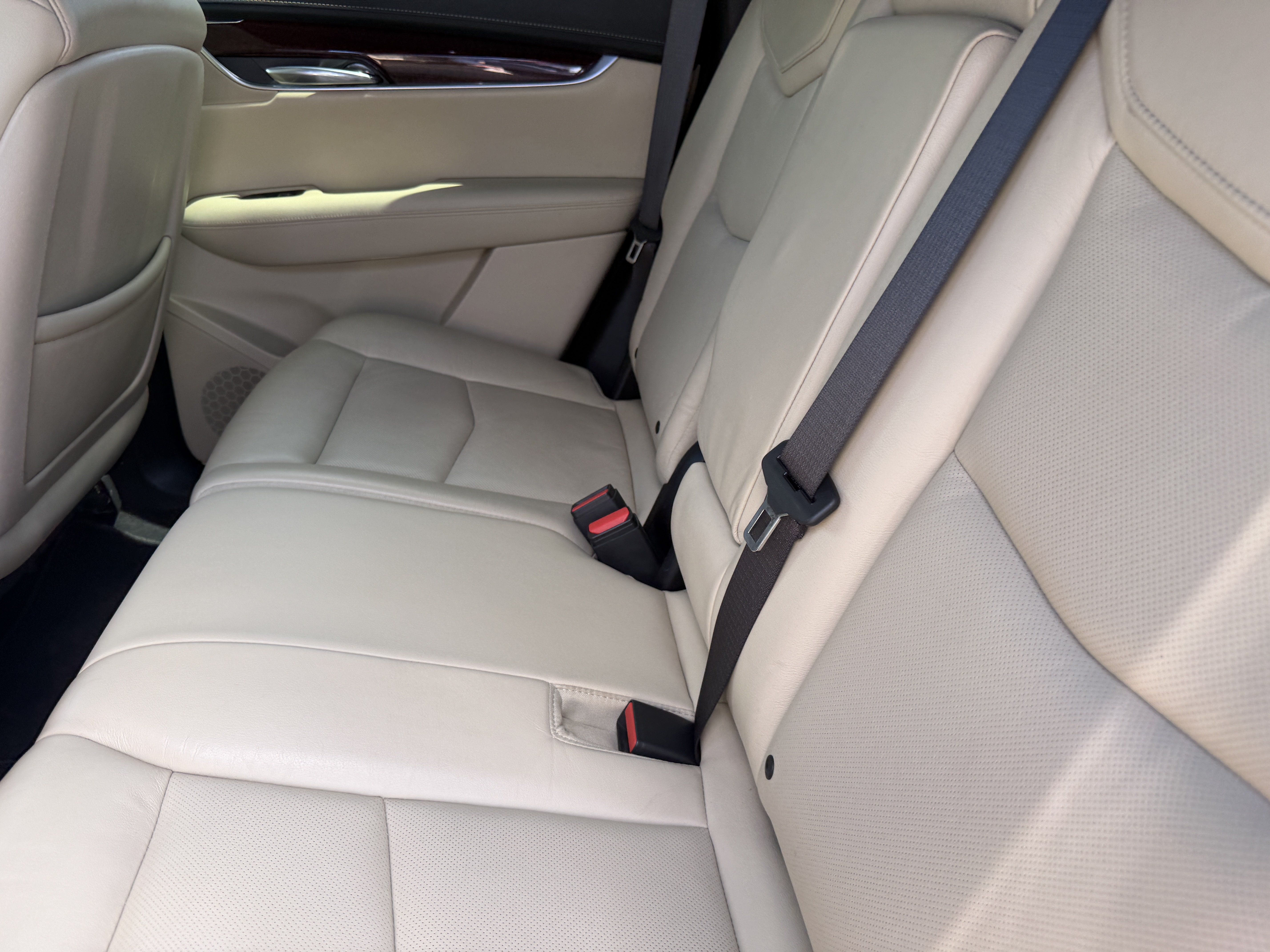 Used 2017 Cadillac XT5 Luxury w/ Driver Awareness Package FWD image 15