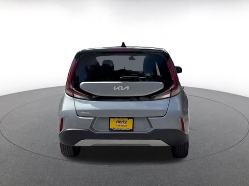 Used 2025 Kia Soul LX w/ LX Technology Package FWD image 12