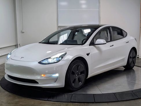 Used 2021 Tesla Model 3 Long Range AWD/4WD image 4