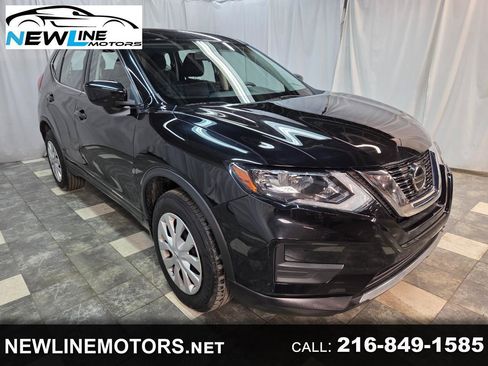 Used 2018 Nissan Rogue S image 1