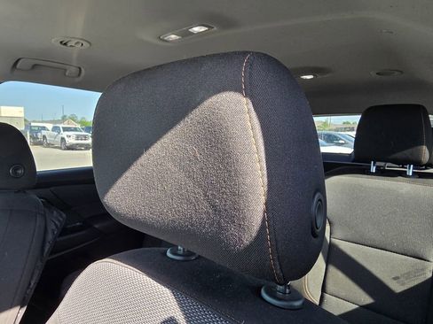 Used 2020 Chevrolet Traverse LT FWD image 21