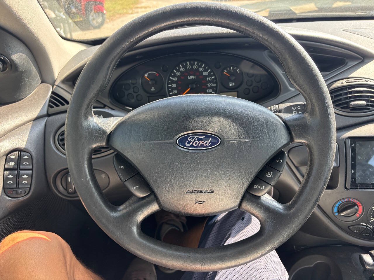 Used 2002 Ford Focus SE FWD image 10