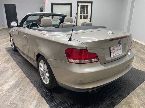 Used 2010 BMW 128i Convertible image 7