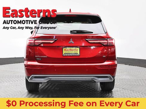 Used 2025 Mitsubishi Outlander SE FWD image 6