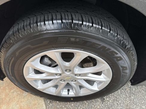 Used 2020 Chevrolet Equinox LS FWD image 11