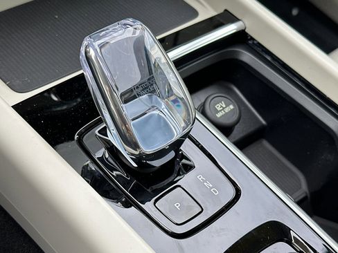 New 2026 Volvo XC60 T8 Ultra AWD/4WD image 19