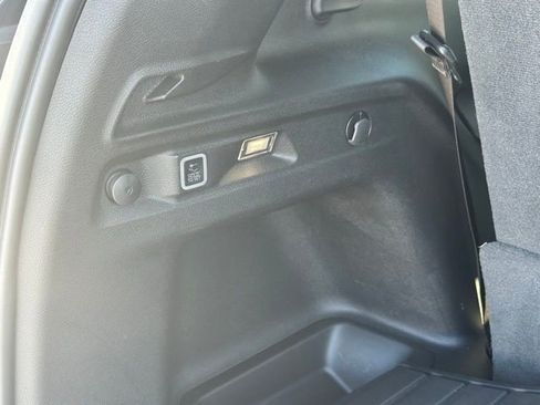 Used 2023 Jeep Grand Cherokee L Limited image 35