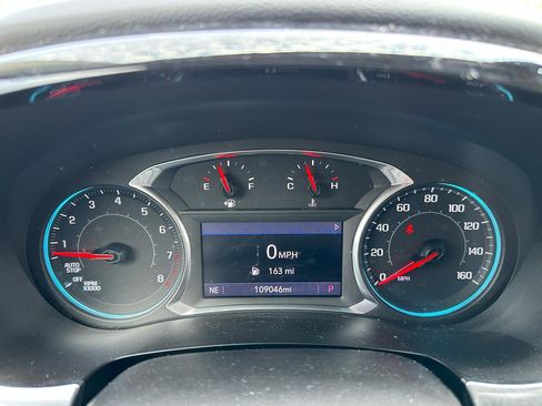 Used 2020 Chevrolet Traverse LT image 14