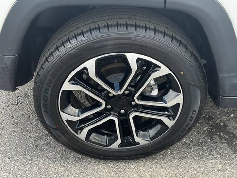 Certified 2024 Jeep Compass Limited AWD/4WD image 12