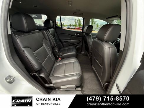 Used 2023 GMC Acadia SLT w/ Elevation Edition FWD image 33