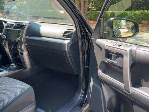 Used 2023 Toyota 4Runner SR5 AWD/4WD image 10
