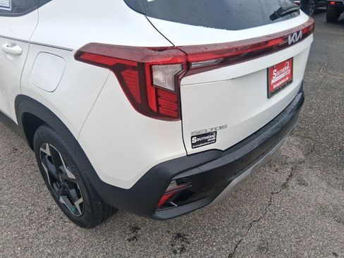 Used 2025 Kia Seltos S image 4