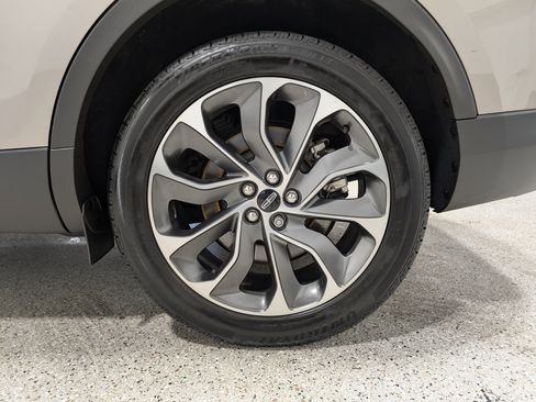 Used 2021 Lincoln Nautilus Reserve w/ Cargo Utility Package image 10