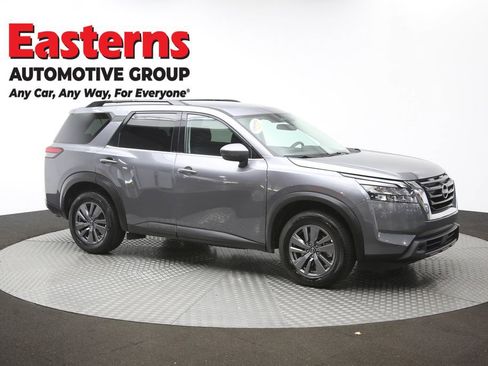 Used 2025 Nissan Pathfinder SV FWD image 48