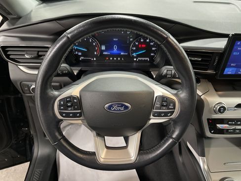 Used 2022 Ford Explorer XLT w/ Equipment Group 202A image 19