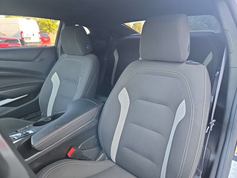 Used 2022 Chevrolet Camaro LT w/ Technology Package RWD image 23