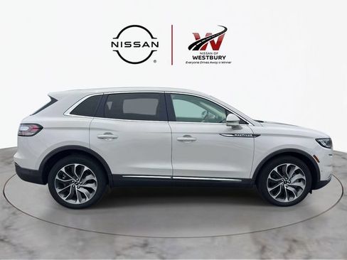Used 2022 Lincoln Nautilus Reserve w/ Equipment Group 201A AWD/4WD image 5