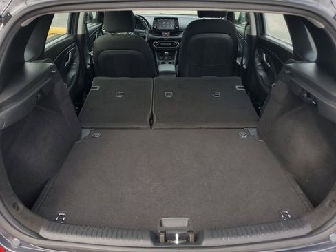 Used 2018 Hyundai Elantra GT FWD image 29