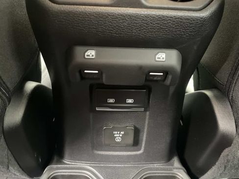 Certified 2023 Jeep Gladiator Sport AWD/4WD image 12