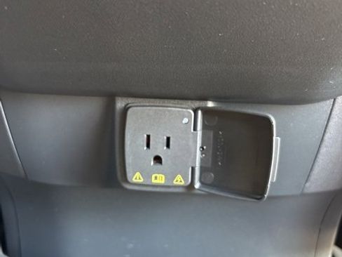 New 2025 Ford Expedition Platinum w/ Stealth Performance Package image 44