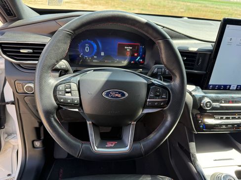 Used 2024 Ford Explorer ST w/ Equipment Group 401A AWD/4WD image 18