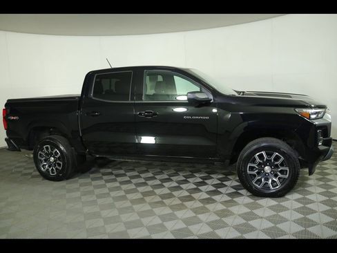 Used 2023 Chevrolet Colorado LT w/ LT Convenience Package III image 14