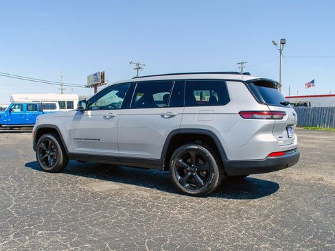 Used 2023 Jeep Grand Cherokee L Laredo AWD/4WD image 8