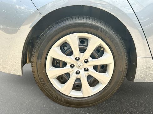 Used 2022 Toyota Corolla LE FWD image 5