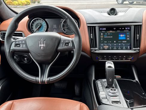 Used 2022 Maserati Levante GT AWD/4WD image 14