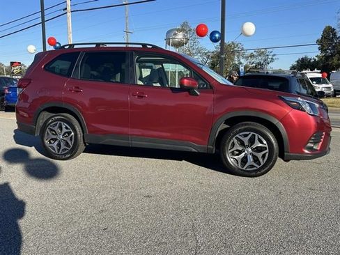 Used 2023 Subaru Forester Premium image 5